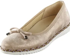 Ballerina mit Zierschleifchen und Flechtumrandung