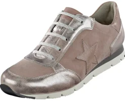Leichter bequemer Sneaker mit auffallendem Sternmotiv