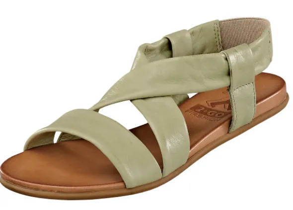 Modische Schlupfsandalette mit gekreuzten Riemen