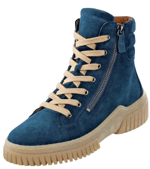 Schnürstiefel mit auffälliger Sohlenstruktur von Gabor