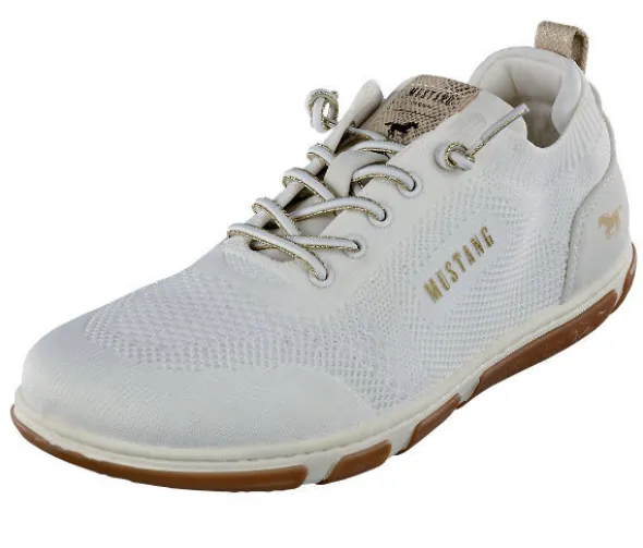 Sportlicher Damenschnürhalbschuh in Sockenoptik von Mustang